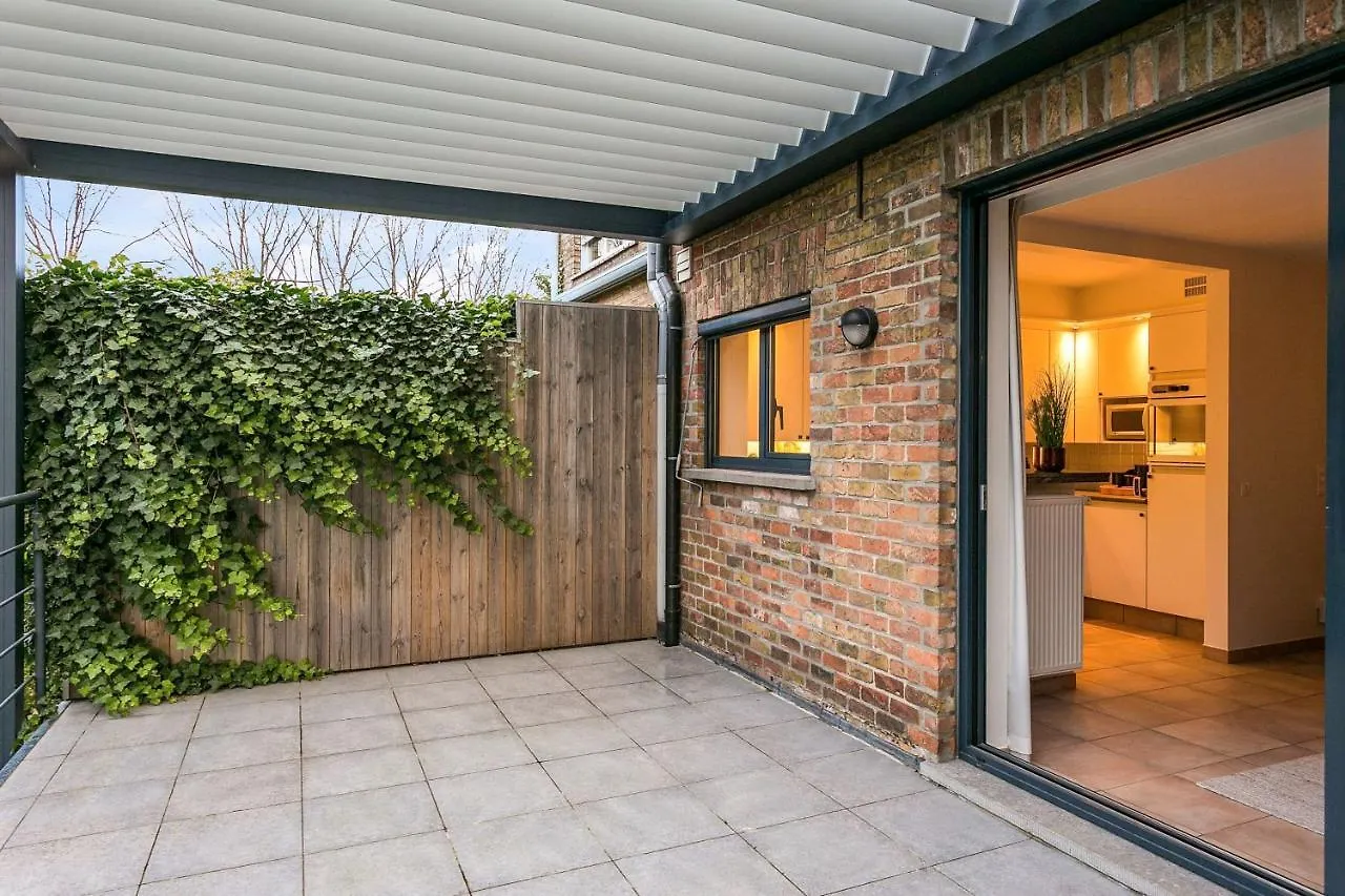 Spacious And Beautifully Renovated Town House Brugge Belgium