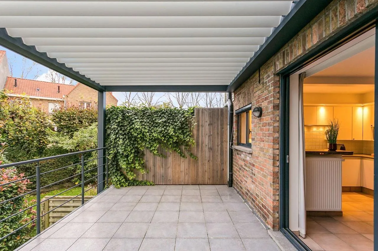 Spacious And Beautifully Renovated Town House Brugge Belgium