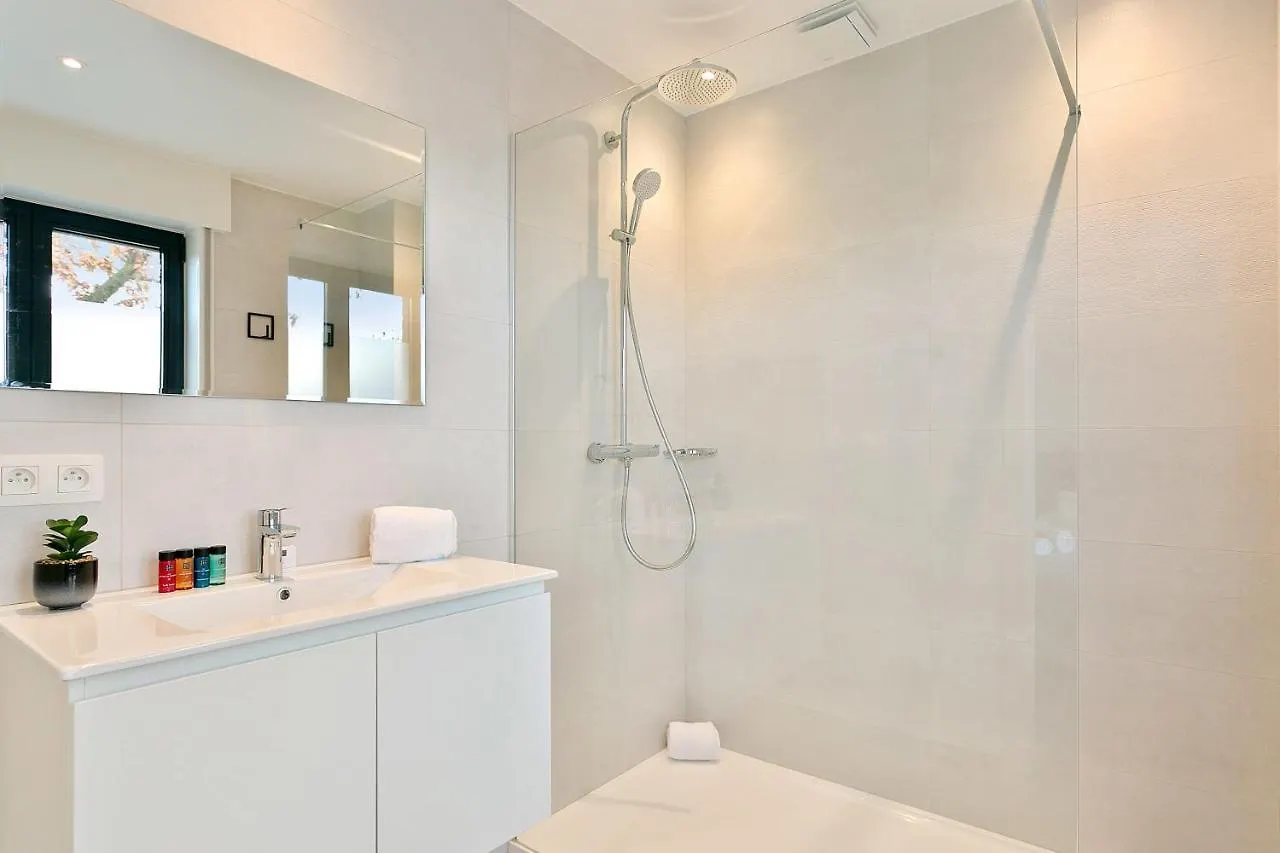 Spacious And Beautifully Renovated Town Houseブルージュ ブルージュ