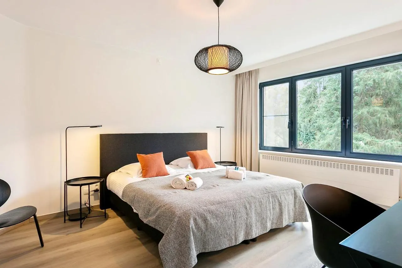 Spacious And Beautifully Renovated Town Houseブルージュ 0*, ブルージュ